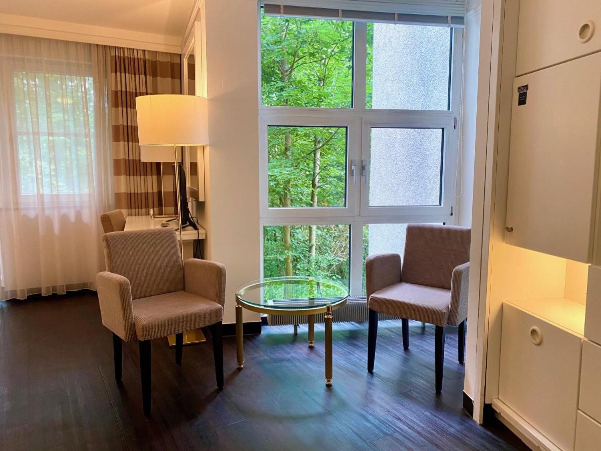 Relexa Waldhotel Schatten Stuttgart Bagian luar foto