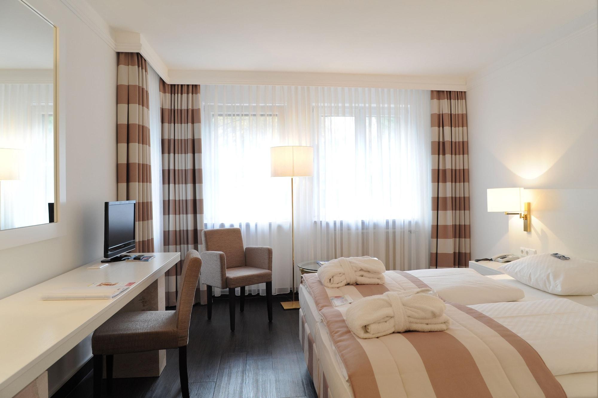Relexa Waldhotel Schatten Stuttgart Bagian luar foto