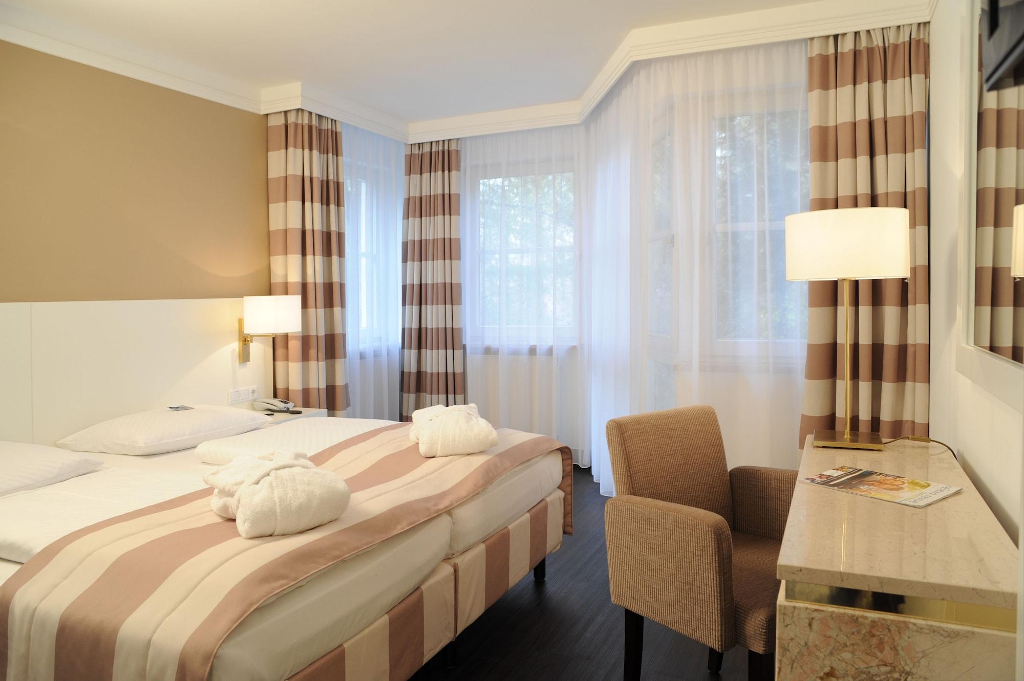 Relexa Waldhotel Schatten Stuttgart Bagian luar foto