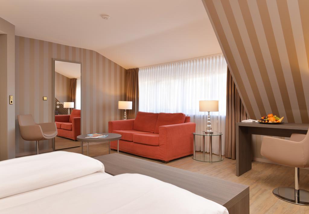 Relexa Waldhotel Schatten Stuttgart Bagian luar foto