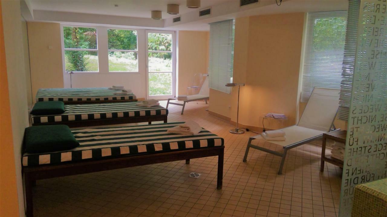 Relexa Waldhotel Schatten Stuttgart Bagian luar foto