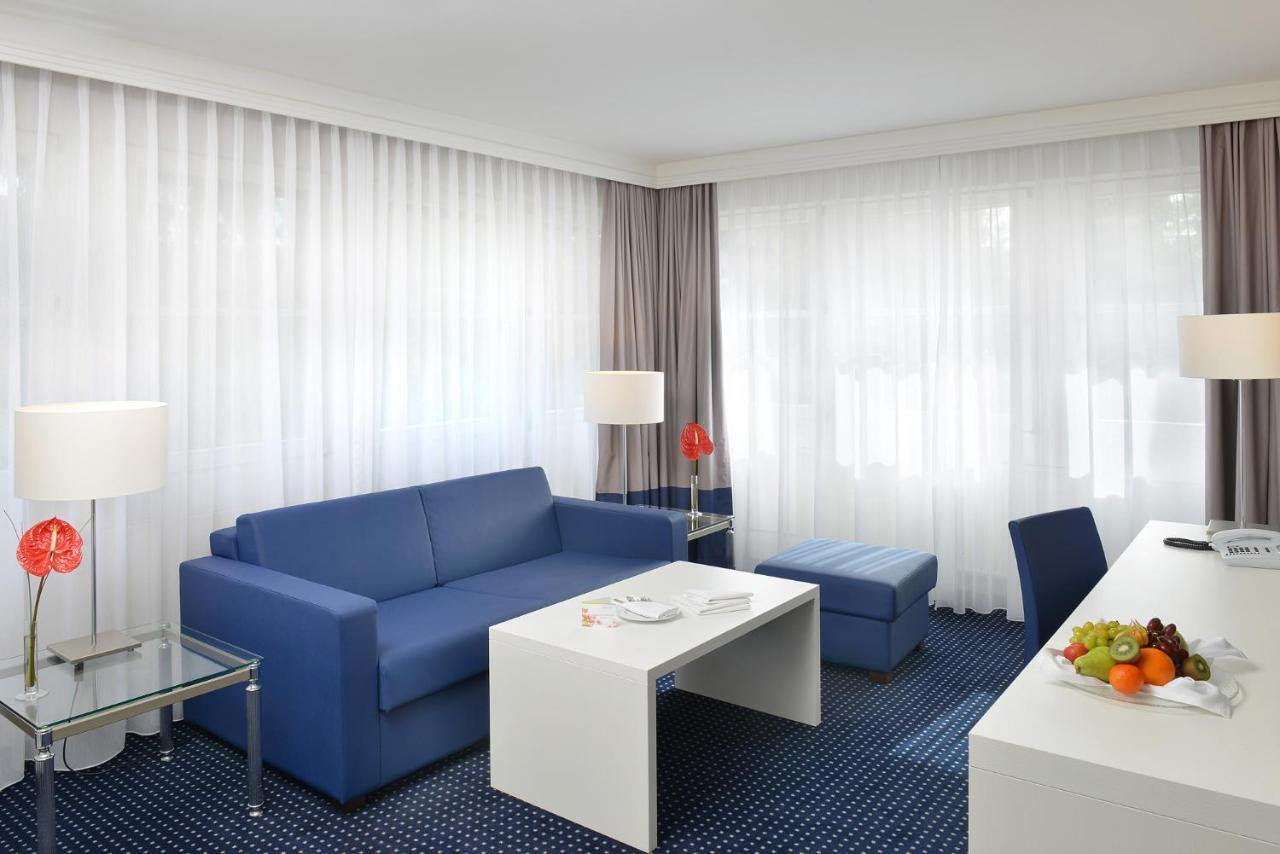 Relexa Waldhotel Schatten Stuttgart Bagian luar foto