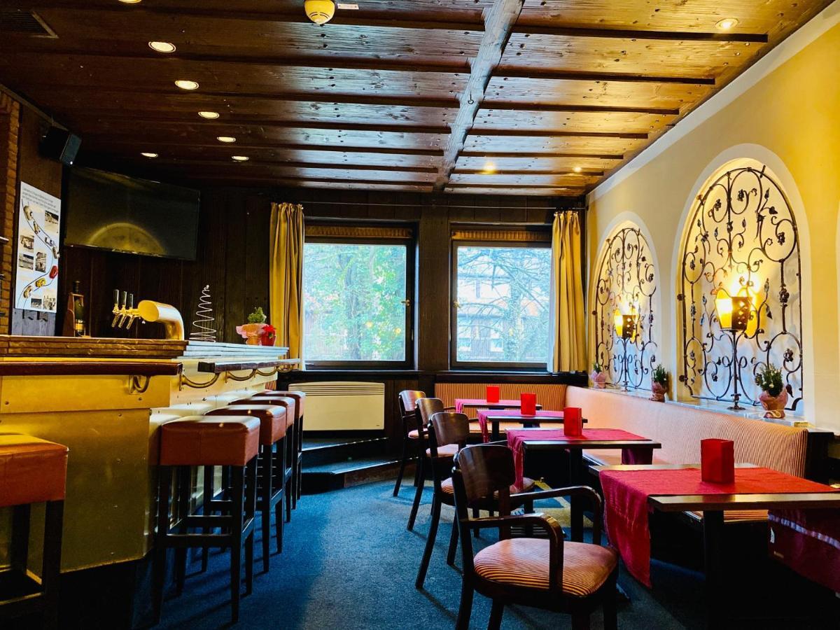 Relexa Waldhotel Schatten Stuttgart Bagian luar foto